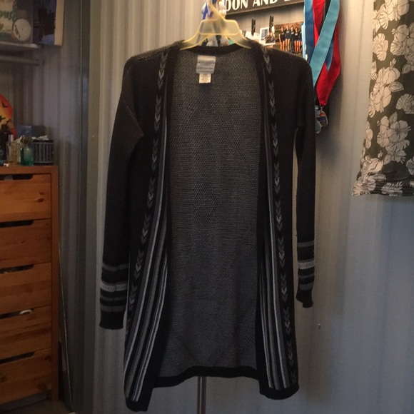 Black and patterned long billabong cardigan - Picture 3 of 3